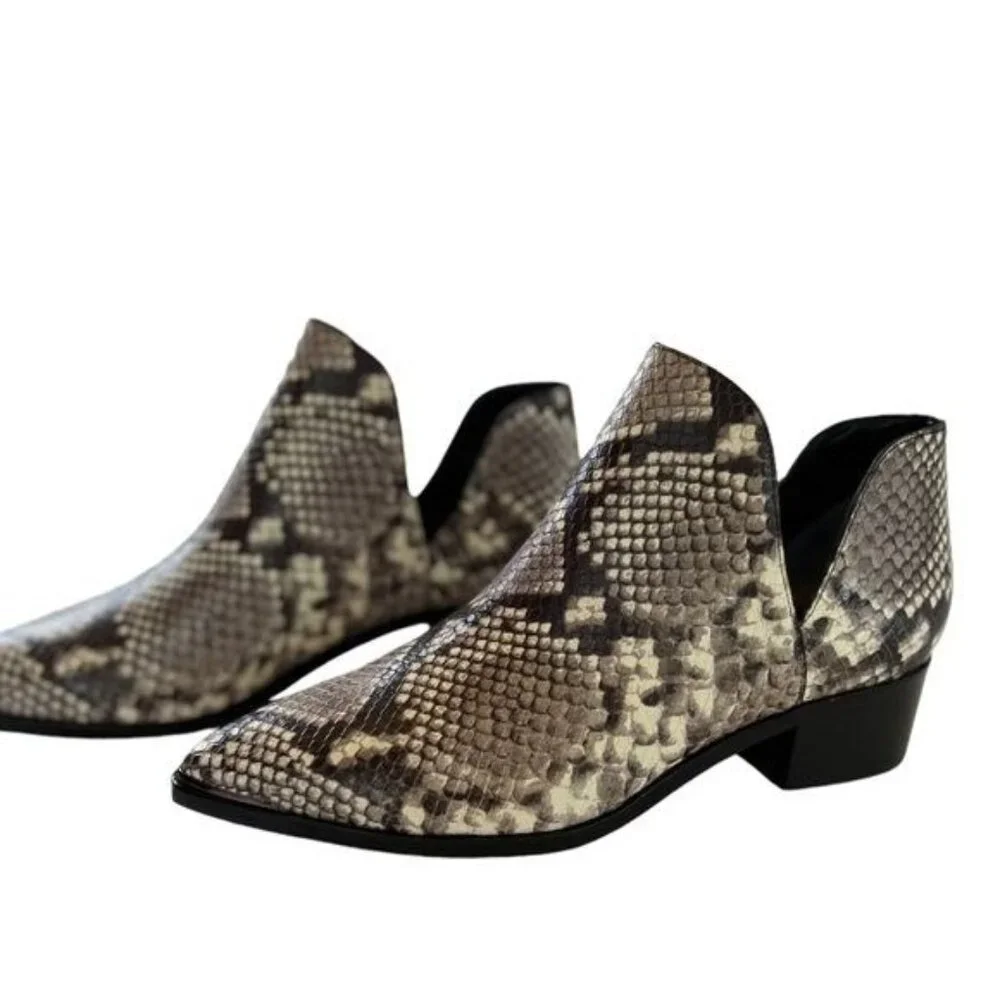 Marc Fisher Yilda Notched Western Leather Ankle Bootie Black Snake Size 8 - Picture 8 of 10